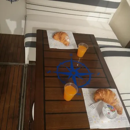 Hotel en barco Marghe *